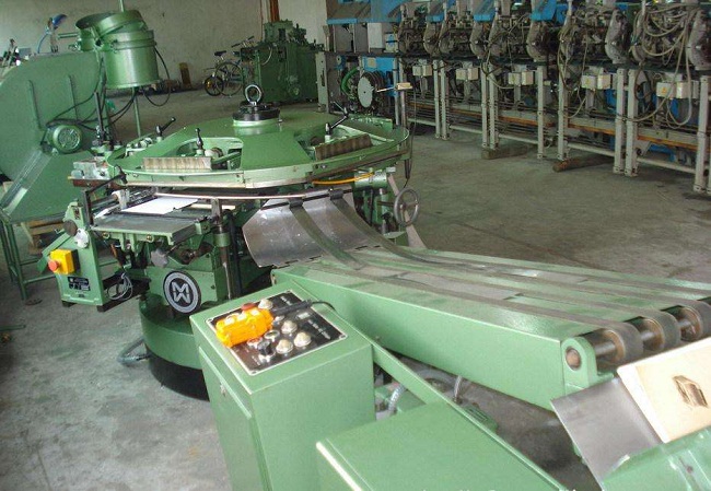 圓形膠包機(jī)