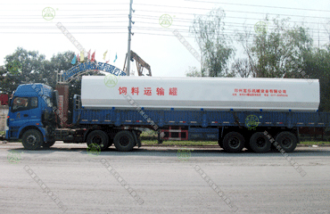 30噸散裝飼料運(yùn)輸車（內(nèi)蒙古客戶）
